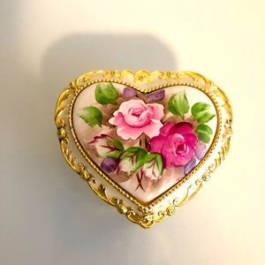 Hand Painted Pink Roses 🌹 Heart-Shaped Jewelry Musical Box, Memory Melody 🎵